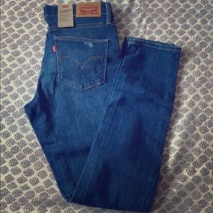 Slimming Skinny Levi’s